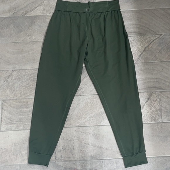 Under Armour Loose Fit AllSeason Gear Joggers, Women’s Size L - Picture 5 of 6
